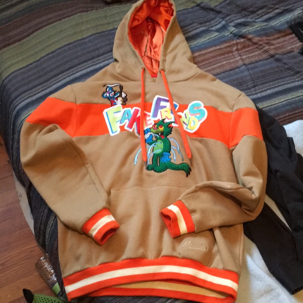 I have a good condition medium makobl hoodie sweatshirt